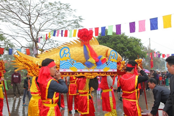 Lễ hội Hải Phòng cầu ngư - thờ cá là biểu trưng cho sự tôn kính loài cá quý, mang lại cuộc sống no đủ cho người dân và hưng thịnh cả cả làng. Ảnh: Vietnamnet