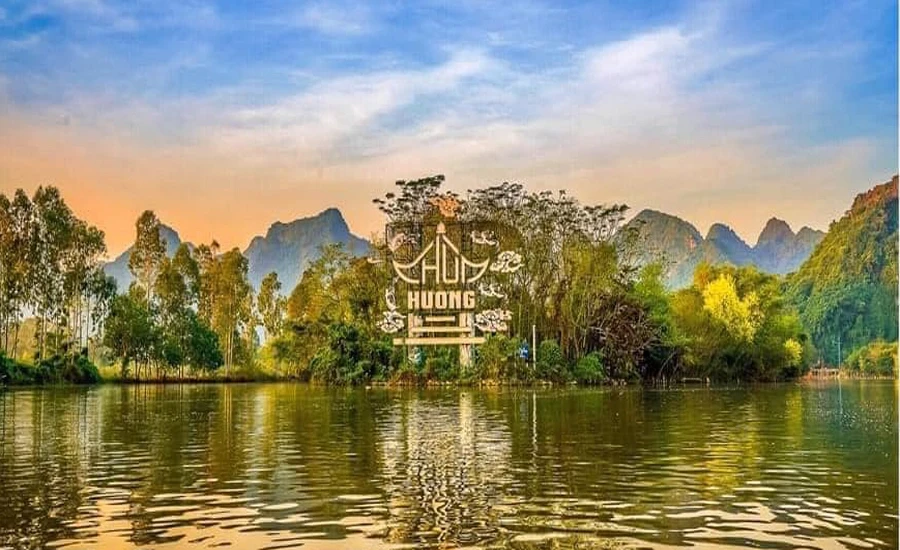 Thumbnail LỄ HỘI CHÙA HƯƠNG