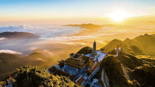 Tour Hạ Long - Sapa 4N3Đ: Hà Nội - Hạ Long Park - Sapa - Fansipan