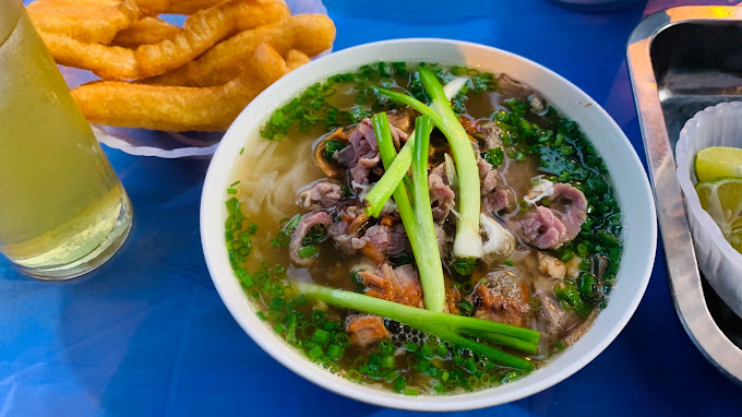 Nhiều thực khách