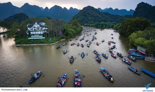 TOUR DU LỊCH CHÙA HƯƠNG -HÀ TÂY