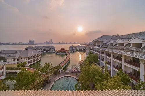 Khách sạn InterContinental Hà Nội Westlake